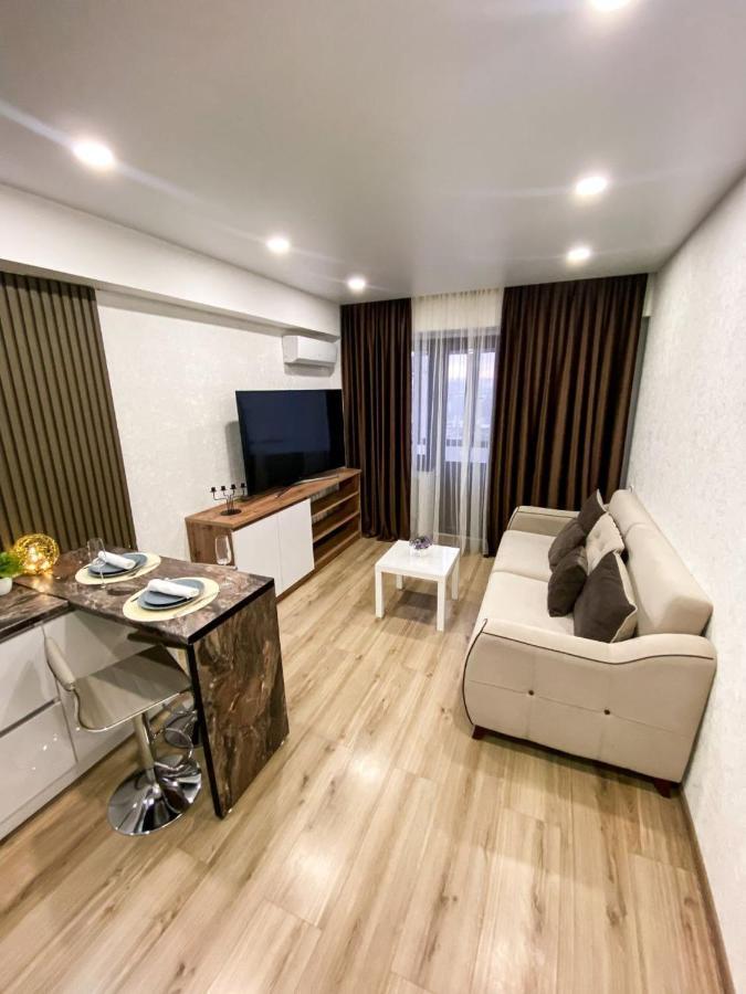 Central City Apartments Ustʼ-Kamenogorsk Exterior foto